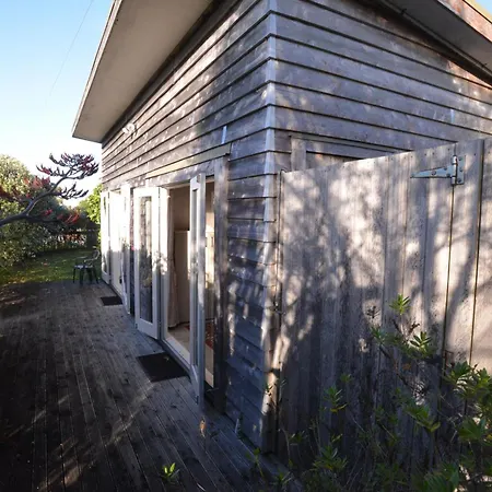 Mountain View Cottage Raglan Exterior photo